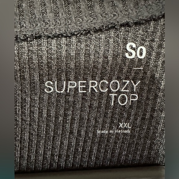 Barely worn. Women’s XXL long sleeve soft tee. Dark gray. - Picture 3 of 3